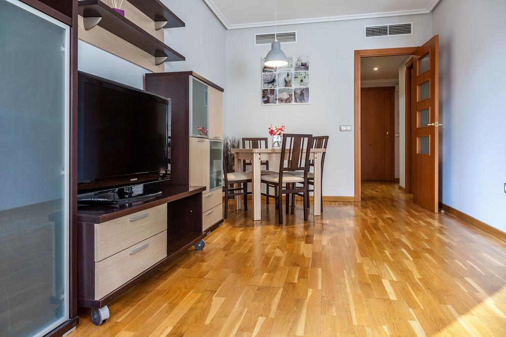 Valencia Flat Rental Swim And Paddle الغرفة الصورة