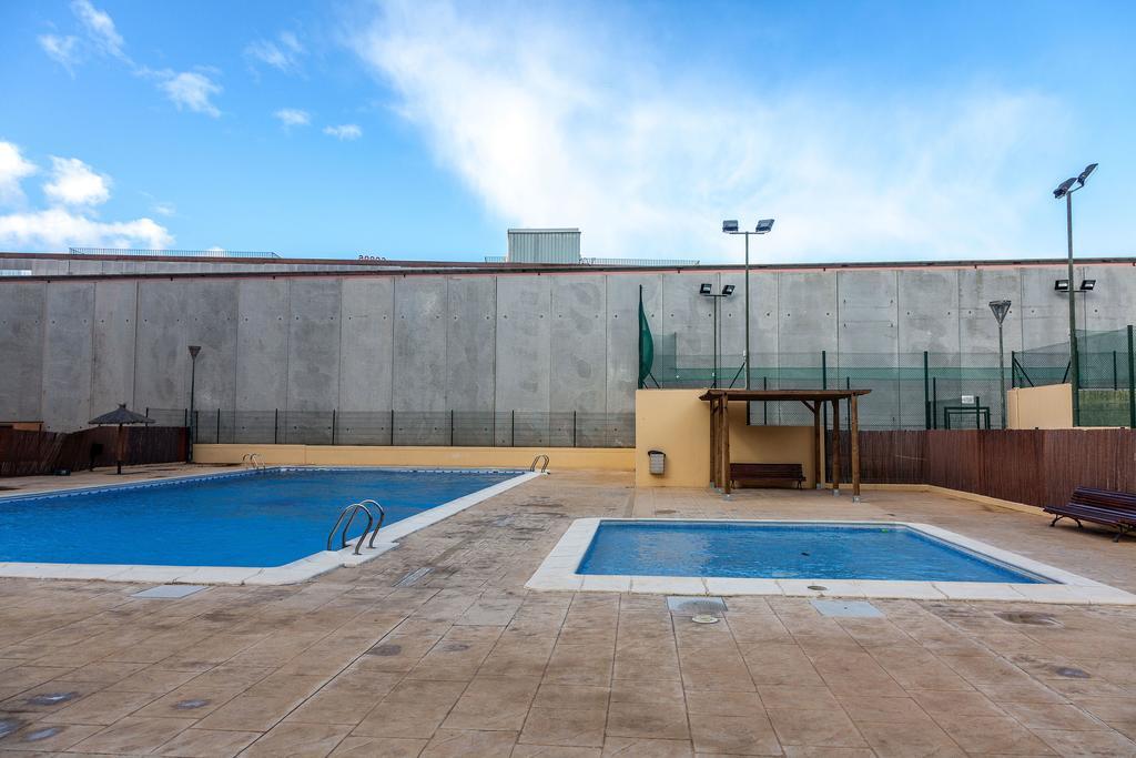 Valencia Flat Rental Swim And Paddle الغرفة الصورة