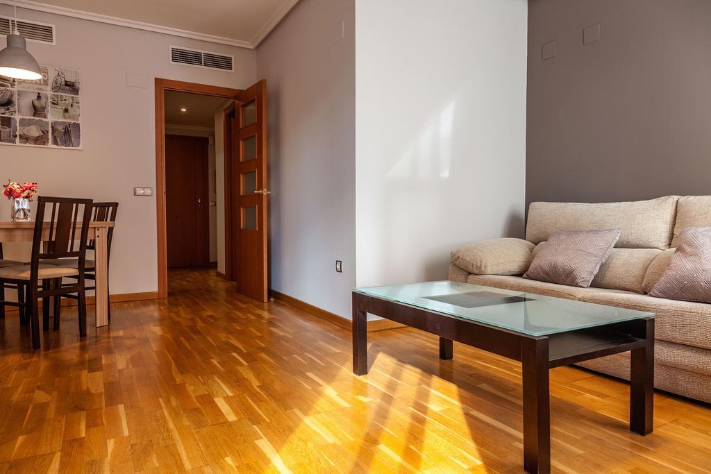 Valencia Flat Rental Swim And Paddle الغرفة الصورة