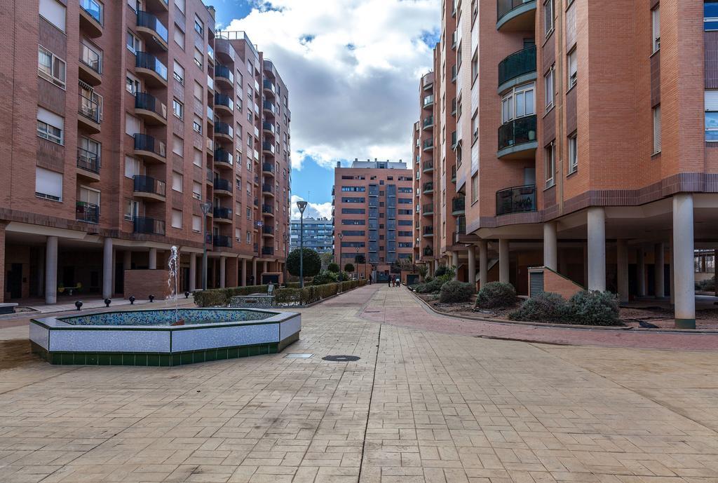 Valencia Flat Rental Swim And Paddle الغرفة الصورة