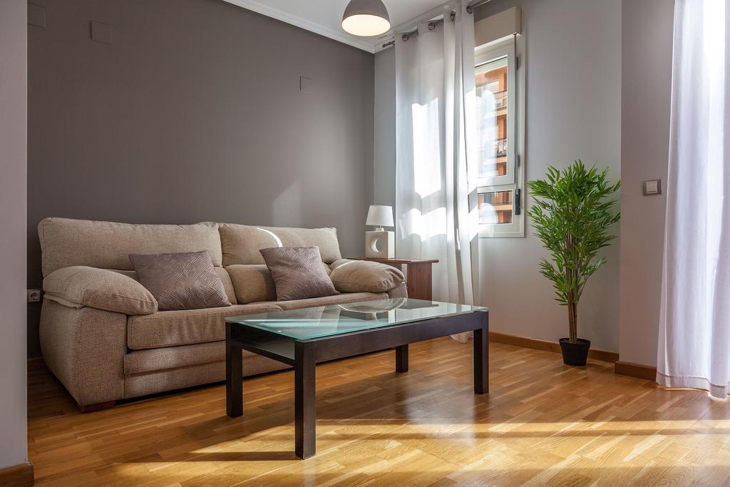 Valencia Flat Rental Swim And Paddle الغرفة الصورة