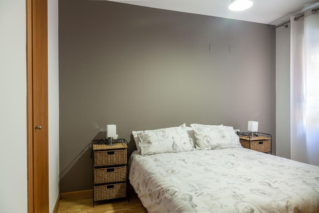 Valencia Flat Rental Swim And Paddle الغرفة الصورة